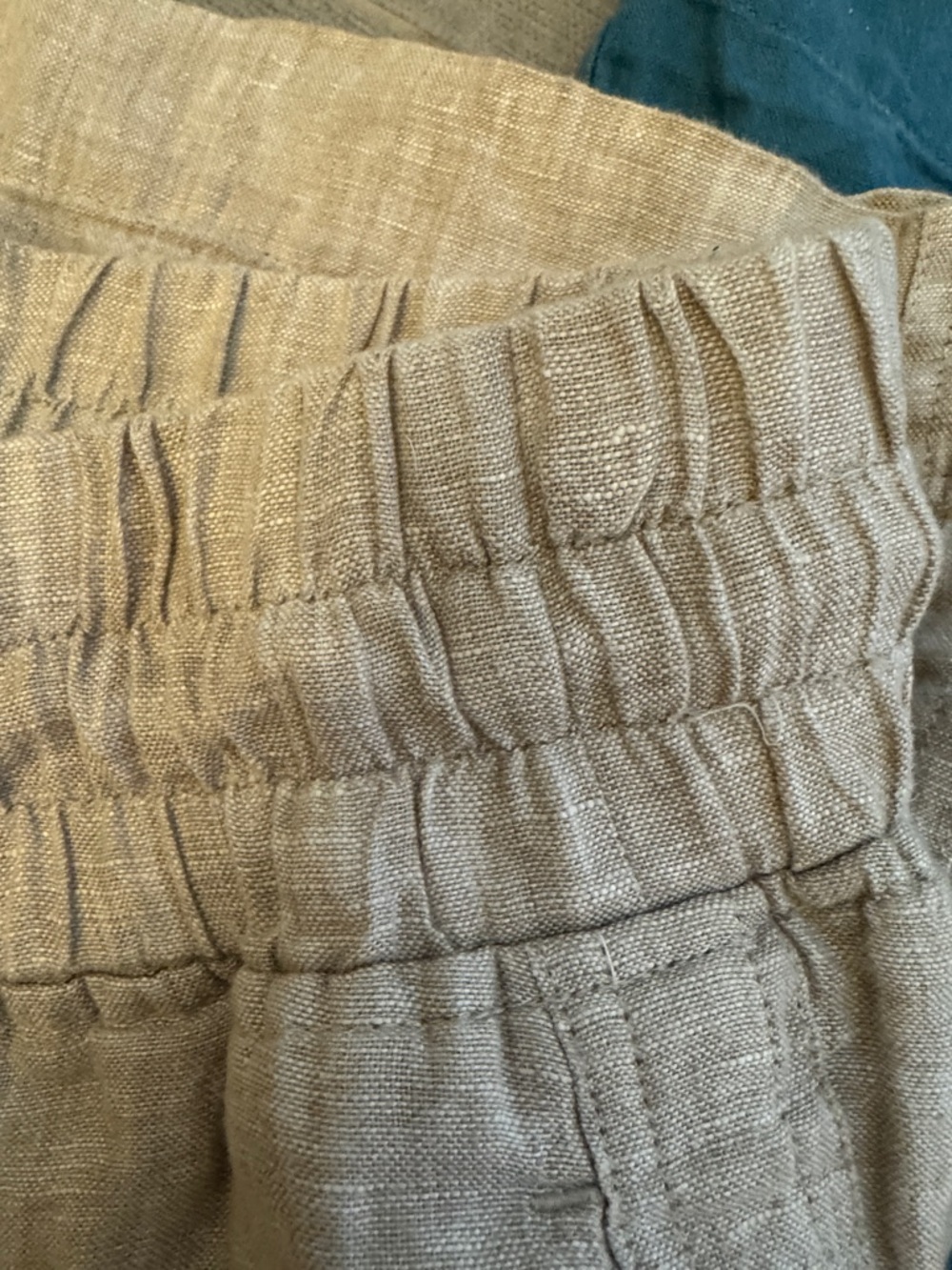 Two pair of Quince womens Elastic-Waist Wide-leg pants in Teal and Natural linen - Picture 3 of 4